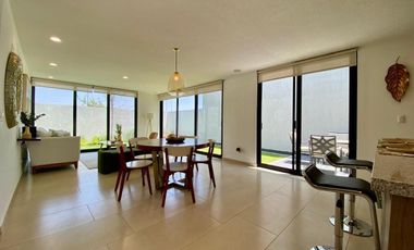 VENTA DE DEPARTAMENTO CON AMPLIO JARDÍN EN ZARÚ