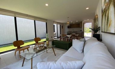 VENTA DE DEPARTAMENTO CON AMPLIO JARDÍN EN ZARÚ