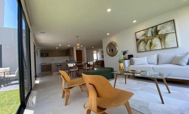 VENTA DE DEPARTAMENTO CON AMPLIO JARDÍN EN ZARÚ