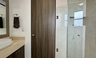 CASA EN VENTA CON RECÁMARA EN PLANTA BAJA Y SÓTANO EN ZIBATÁ, QUERÉTARO