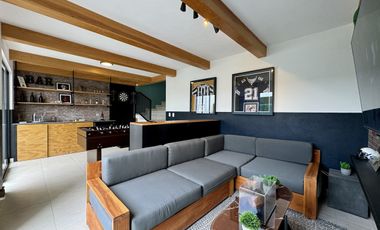 CASA EN VENTA CON RECÁMARA EN PLANTA BAJA Y SÓTANO EN ZIBATÁ, QUERÉTARO