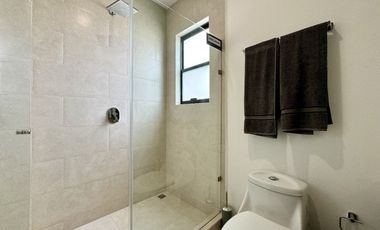 CASA EN VENTA CON RECÁMARA EN PLANTA BAJA Y SÓTANO EN ZIBATÁ, QUERÉTARO