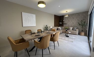 CASA EN VENTA EN ZIBATÁ, Querétaro, de cuatro recámaras, jardín y roof garden