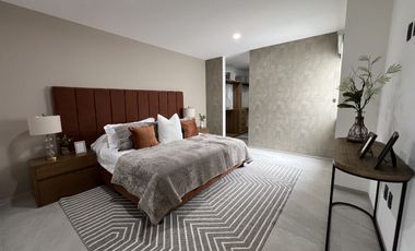 CASA EN VENTA EN ZIBATÁ, Querétaro, de cuatro recámaras, jardín y roof garden