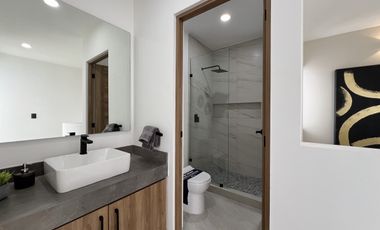 CASA EN VENTA EN ZIBATÁ, Querétaro, de cuatro recámaras, jardín y roof garden