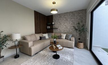 CASA EN VENTA EN ZIBATÁ, Querétaro, de cuatro recámaras, jardín y roof garden