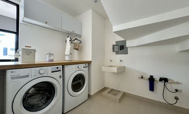 CASA EN VENTA, HABITACIONES AMPLIAS, ZIBATÁ, QUÉRETARO