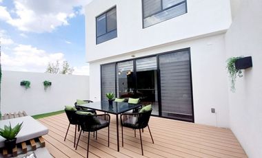 CASA EN VENTA EN ZIBATÁ, con jardín y roof garde