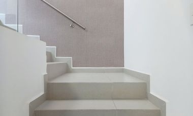 CASA EN VENTA EN ZIBATÁ, con jardín y roof garde