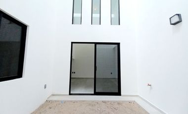 CASA EN VENTA EN ZIBATÁ, Qro, con recámara en planta baja, doble altura y jardín