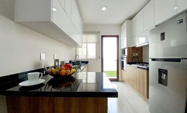 CASA EN VENTA EN ZIBATÁ, QUERÉTARO, 3 recámaras y estudio, excelentes amenidades