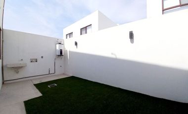 CASA EN VENTA EN ZIBATÁ, QUERÉTARO, 3 recámaras y estudio, excelentes amenidades