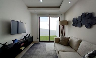 CASA EN VENTA EN ZIBATÁ, QUERÉTARO, 3 recámaras y estudio, excelentes amenidades