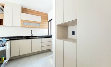 CASA EN VENTA EN ZIBATÁ Querétaro, con opción a recámara en planta baja y jardín