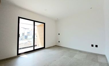 CASA EN VENTA EN ZIBATÁ Querétaro, con opción a recámara en planta baja y jardín