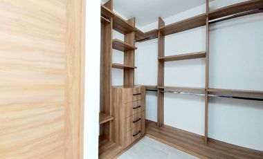 CASA EN VENTA EN ZIBATÁ Querétaro, con opción a recámara en planta baja y jardín