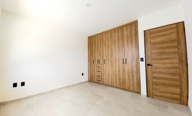 CASA EN VENTA EN ZIBATÁ Querétaro, con opción a recámara en planta baja y jardín