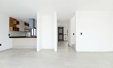 CASA EN VENTA EN ZIBATÁ Querétaro, con opción a recámara en planta baja y jardín