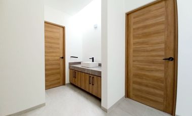 CASA EN VENTA EN ZIBATÁ Querétaro, con opción a recámara en planta baja y jardín