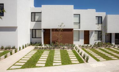 CASA EN VENTA, EN ZIRÉ CITADELA con recámara en planta baja