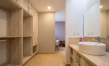 CASA EN VENTA, EN ZIRÉ CITADELA con recámara en planta baja