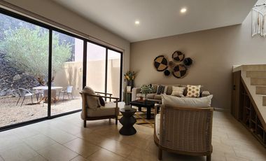 VENTA DE CASA EN ZIBATÁ, con opción a cuarta recámara en planta baja