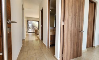 VENTA DE CASA EN ZIBATÁ, con opción a cuarta recámara en planta baja