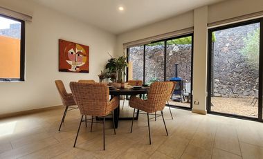 VENTA DE CASA EN ZIBATÁ, con opción a cuarta recámara en planta baja