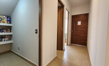 VENTA DE CASA EN ZIBATÁ, con opción a cuarta recámara en planta baja