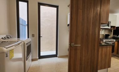 VENTA DE CASA EN ZIBATÁ, con opción a cuarta recámara en planta baja