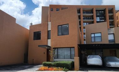 VENTA DE CASA EN ZIBATÁ, con opción a cuarta recámara en planta baja