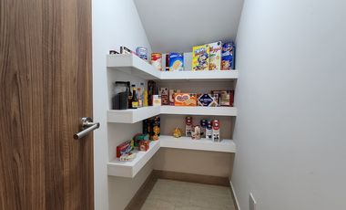 VENTA DE CASA EN ZIBATÁ, con opción a cuarta recámara en planta baja