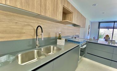 CASA EN VENTA EN ZIBATÁ, con opción a recamara en planta baja