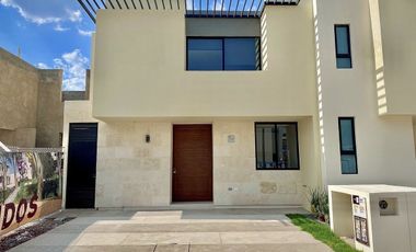 CASA EN VENTA EN ZIBATÁ, con opción a recamara en planta baja