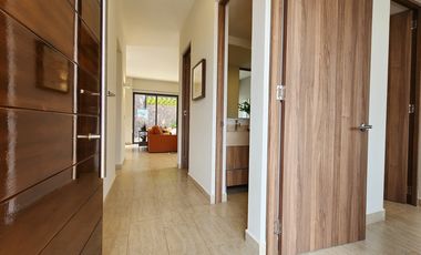 CASA EN VENTA EN ZIBATÁ, Qro., estudio con opción a recámara en planta baja