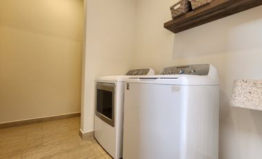 CASA EN VENTA EN ZIBATÁ, Qro., estudio con opción a recámara en planta baja