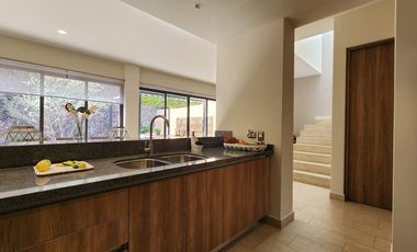 CASA EN VENTA EN ZIBATÁ, Qro., estudio con opción a recámara en planta baja