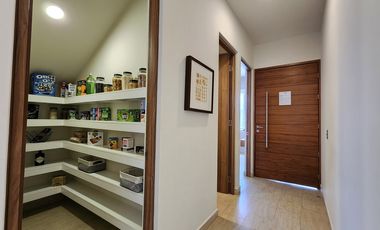 CASA EN VENTA EN ZIBATÁ, Qro., estudio con opción a recámara en planta baja