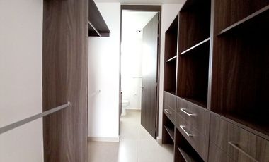 CASA EN VENTA EN ZIBATÁ, Querétaro, con roof garde, jardín y cuarto de servicio