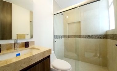 CASA EN VENTA EN ZIBATÁ, Querétaro, con roof garde, jardín y cuarto de servicio