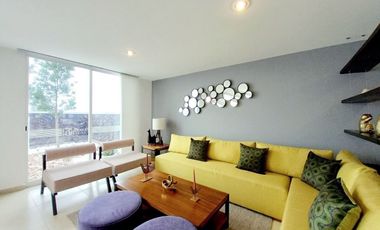 CASA EN VENTA EN ZIBATÁ, Querétaro, con roof garde, jardín y cuarto de servicio