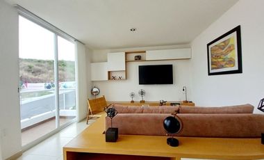 CASA EN VENTA EN ZIBATÁ, Querétaro, con roof garde, jardín y cuarto de servicio