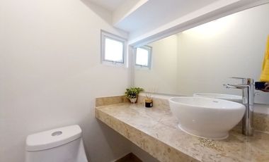 CASA EN VENTA EN ZIBATÁ, Querétaro, con roof garde, jardín y cuarto de servicio