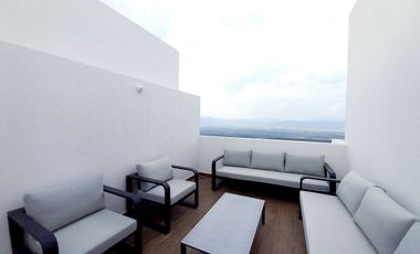 CASA EN VENTA EN ZIBATÁ, Querétaro, con roof garde, jardín y cuarto de servicio