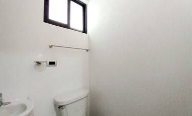 CASA EN VENTA EN NUEVO REFUGIO, Querétaro, con roof garden y cuarto de servicio