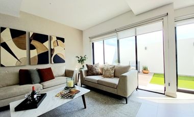 CASA EN VENTA EN NUEVO REFUGIO, Querétaro, con roof garden y cuarto de servicio