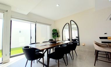 CASA EN VENTA EN NUEVO REFUGIO, Querétaro, con roof garden y cuarto de servicio