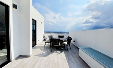 CASA EN VENTA EN NUEVO REFUGIO, Querétaro, con roof garden y cuarto de servicio