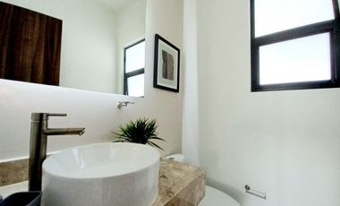 CASA EN VENTA EN NUEVO REFUGIO, Querétaro, con roof garden y cuarto de servicio