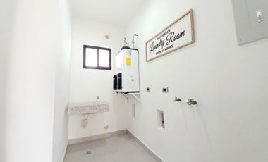 CASA EN VENTA EN NUEVO REFUGIO, Querétaro, con roof garden y cuarto de servicio
